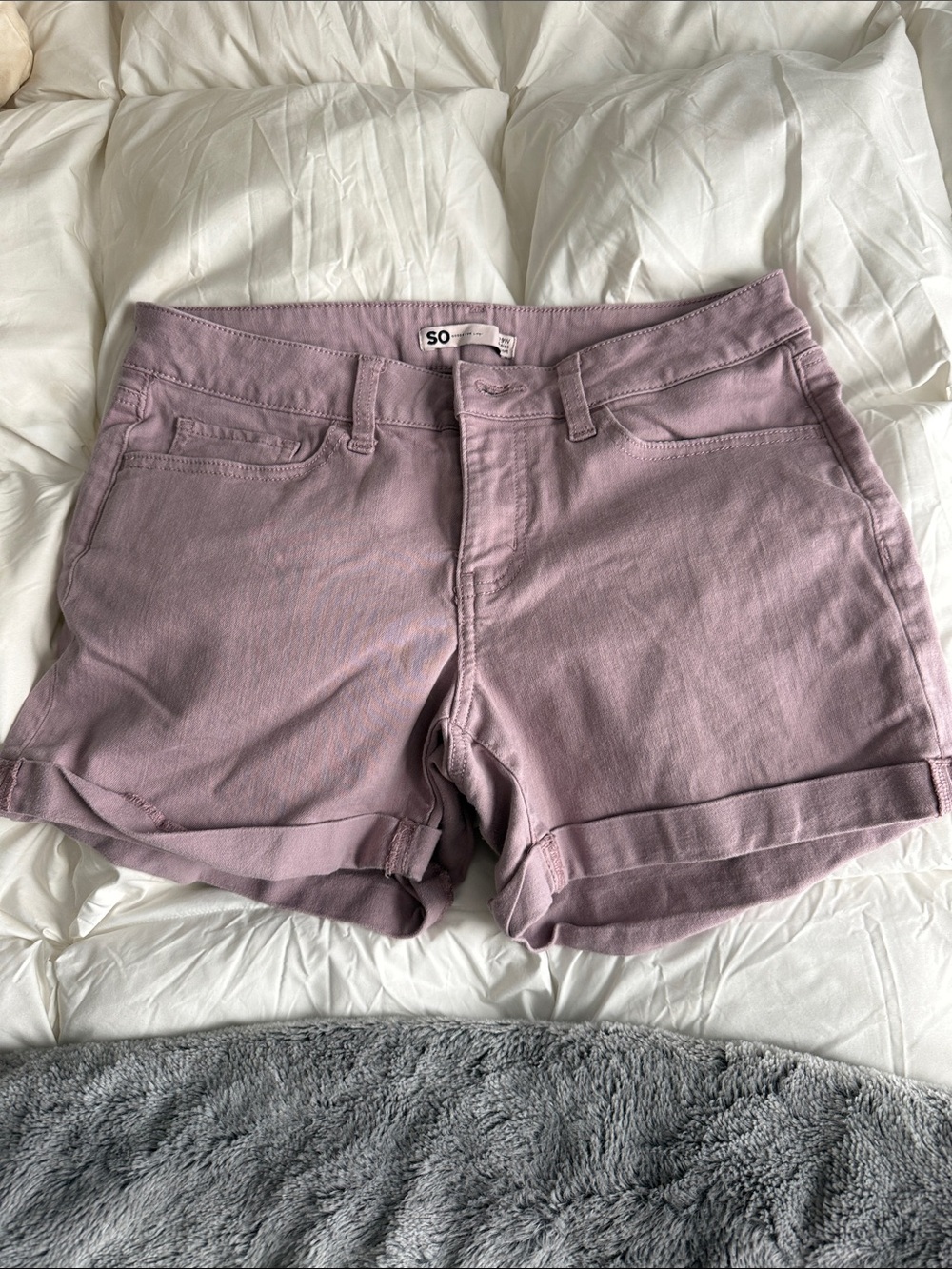 SO Dusty Mauve Women's Rolled-Hem Jean Shorts